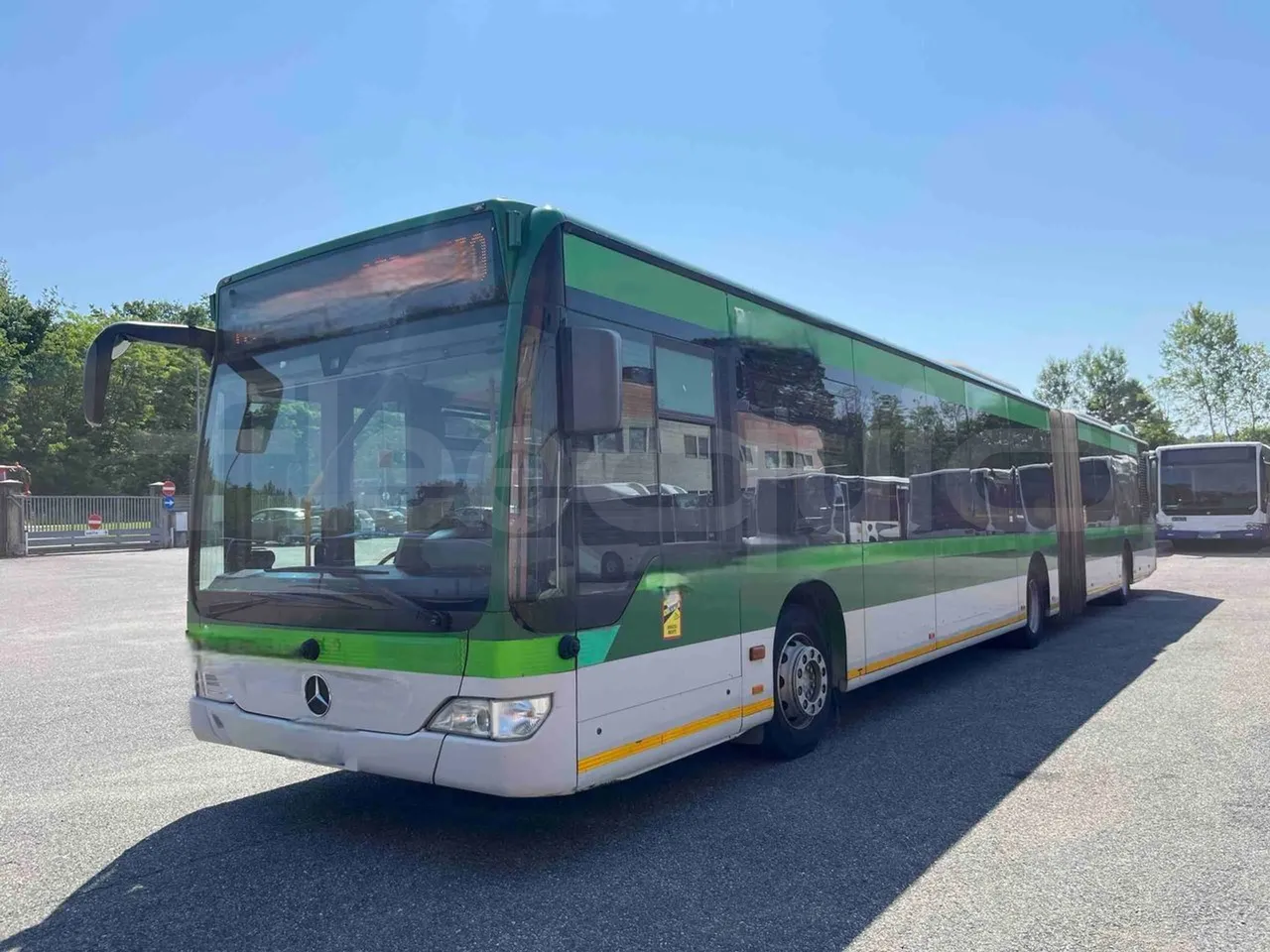 Mercedes-Benz Citaro G - 3/4 Front Left Side