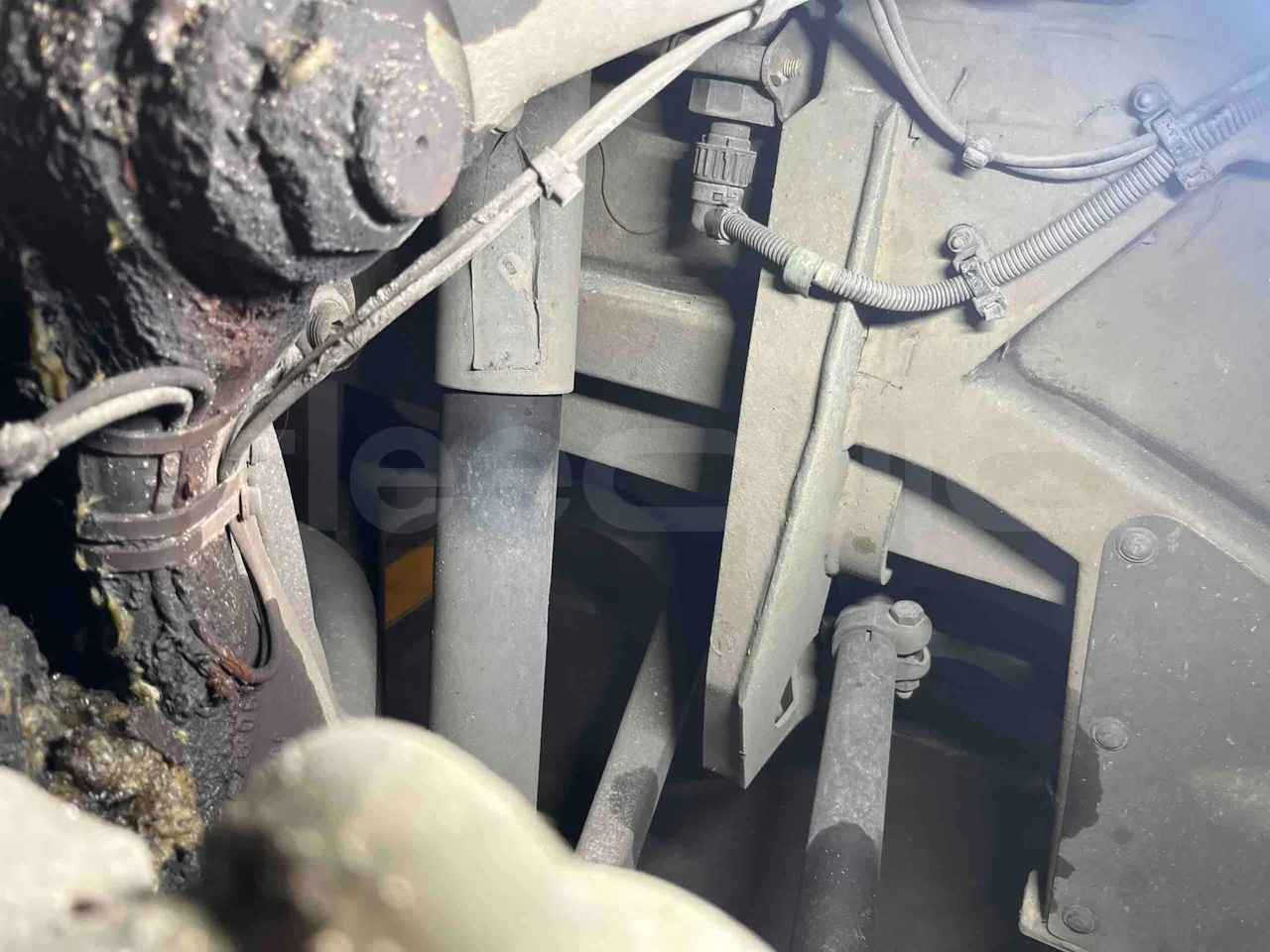 Mercedes-Benz Citaro G - First Axle Shock Absorbers Right Side