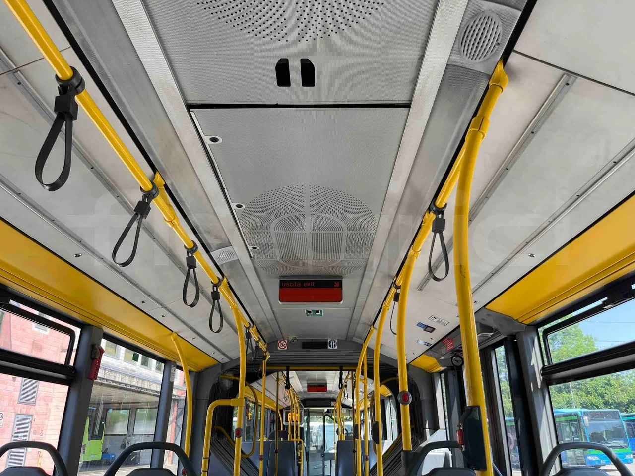 Mercedes-Benz Citaro G - Forward Seats From Middle Position