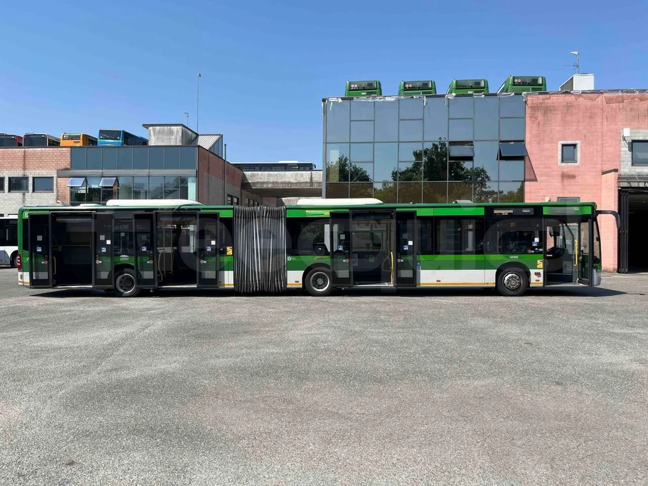 Mercedes-Benz Citaro G - Right Side Doors Open