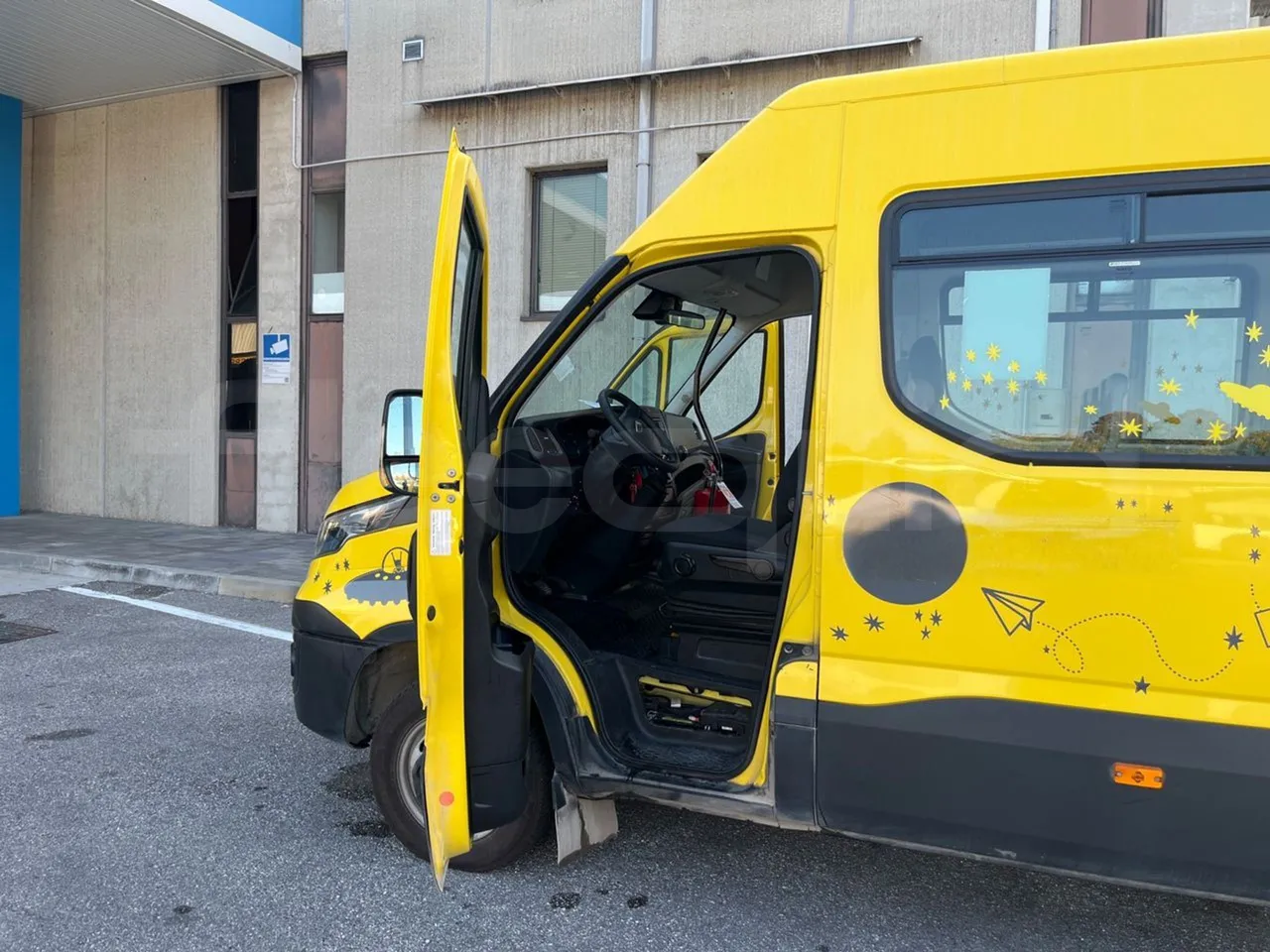 Iveco Daily A50/S34/VI - EUR6 - 110kW - 7.498m - front door 3 open