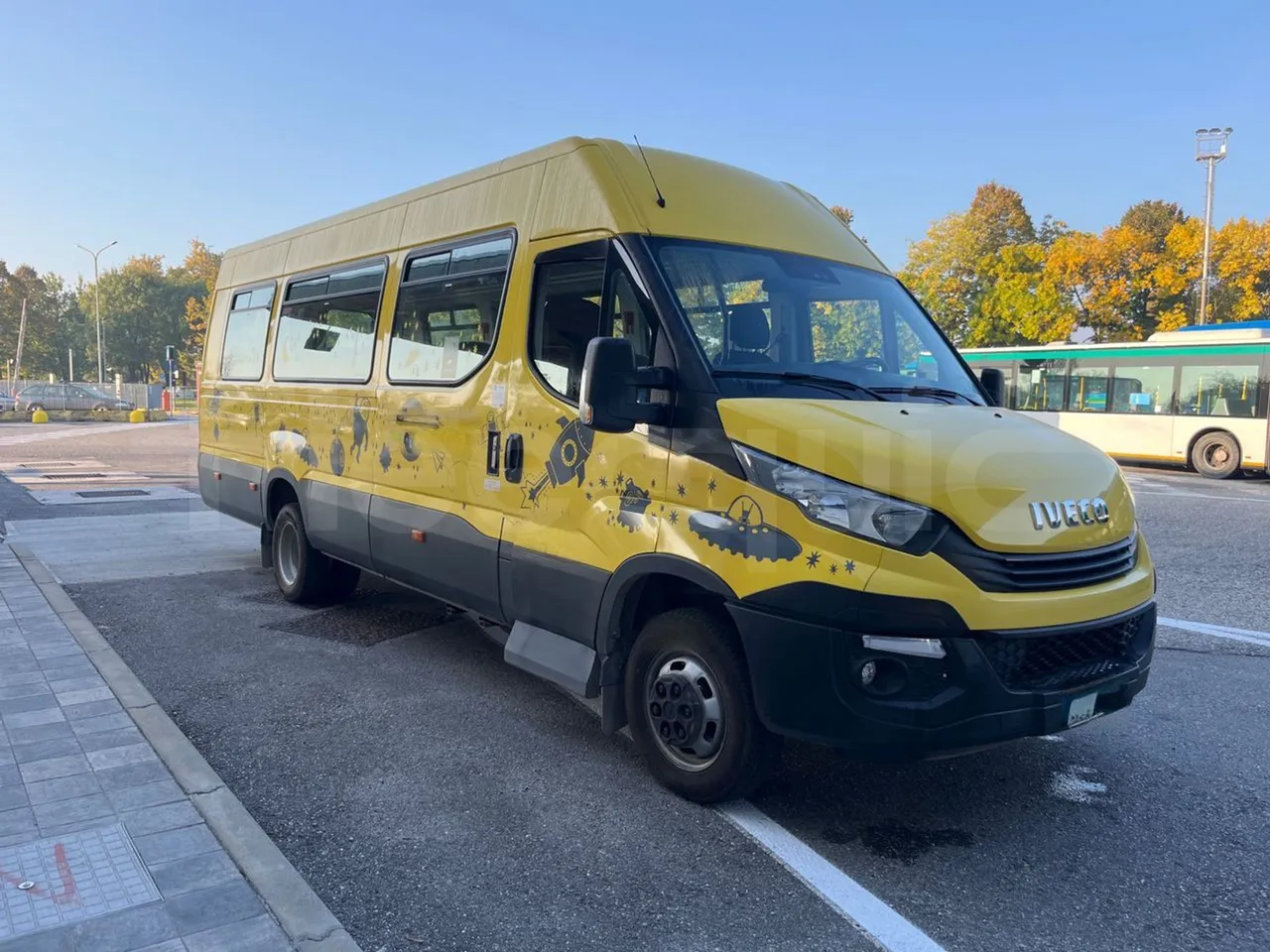 Iveco Daily A50/S34/VI - EUR6 - 110kW - 7.498m - 3/4 front right doors