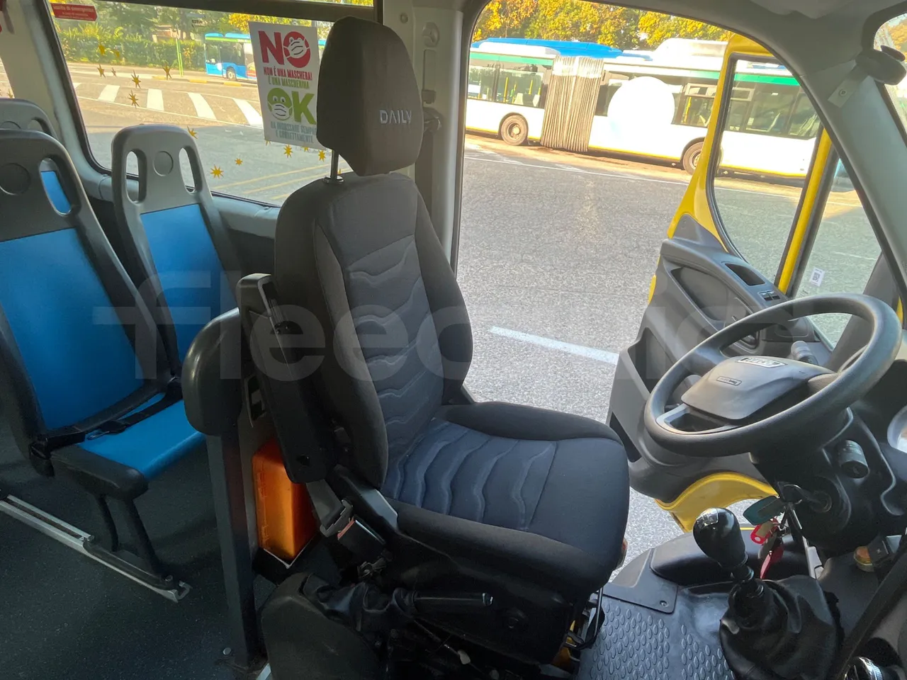 Iveco Daily A50/S34/VI - EUR6 - 110kW - 7.498m - driver's seat photo