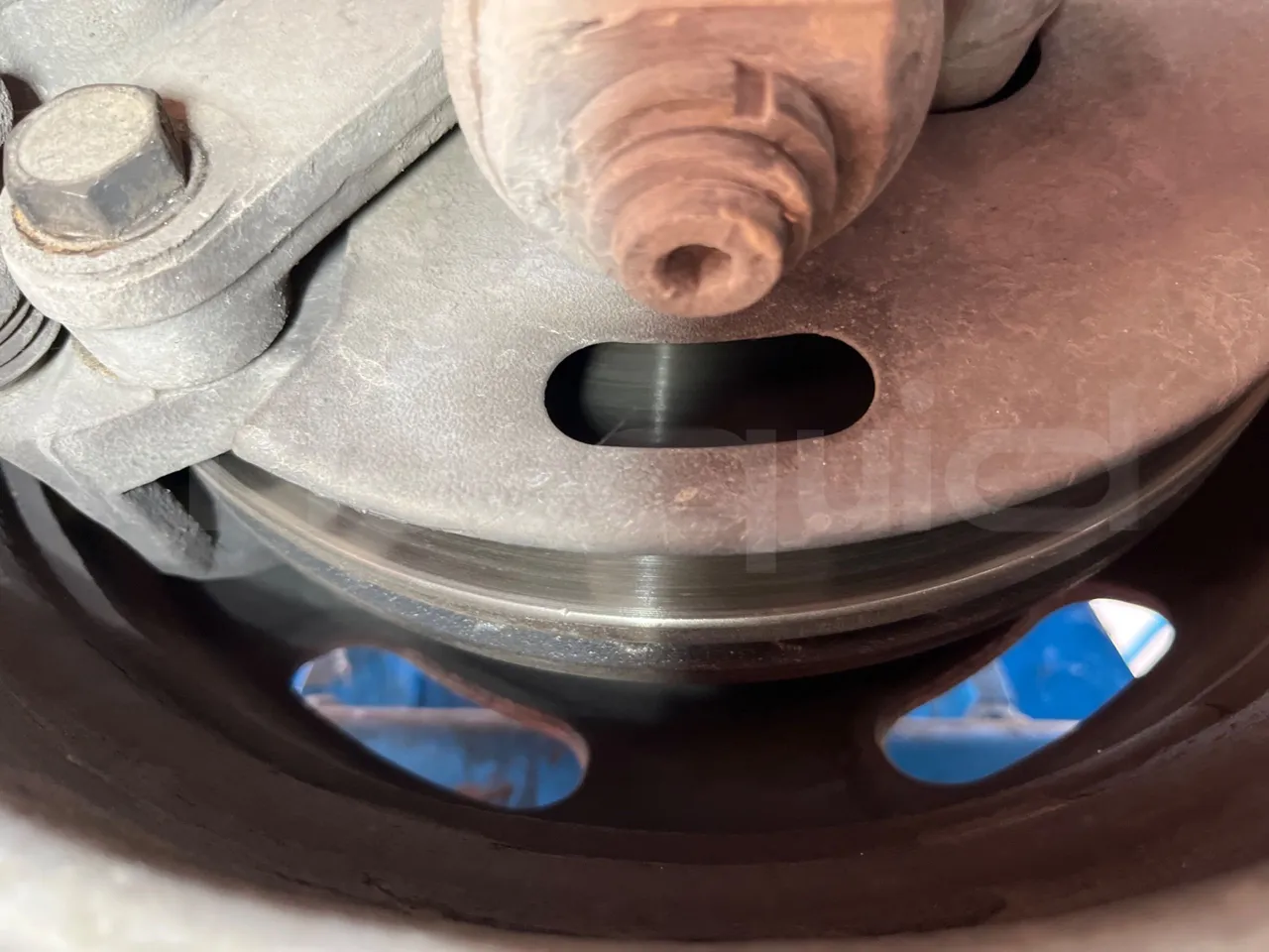 Iveco Daily A50/S34/VI - EUR6 - 110kW - 7.498m - front discs left