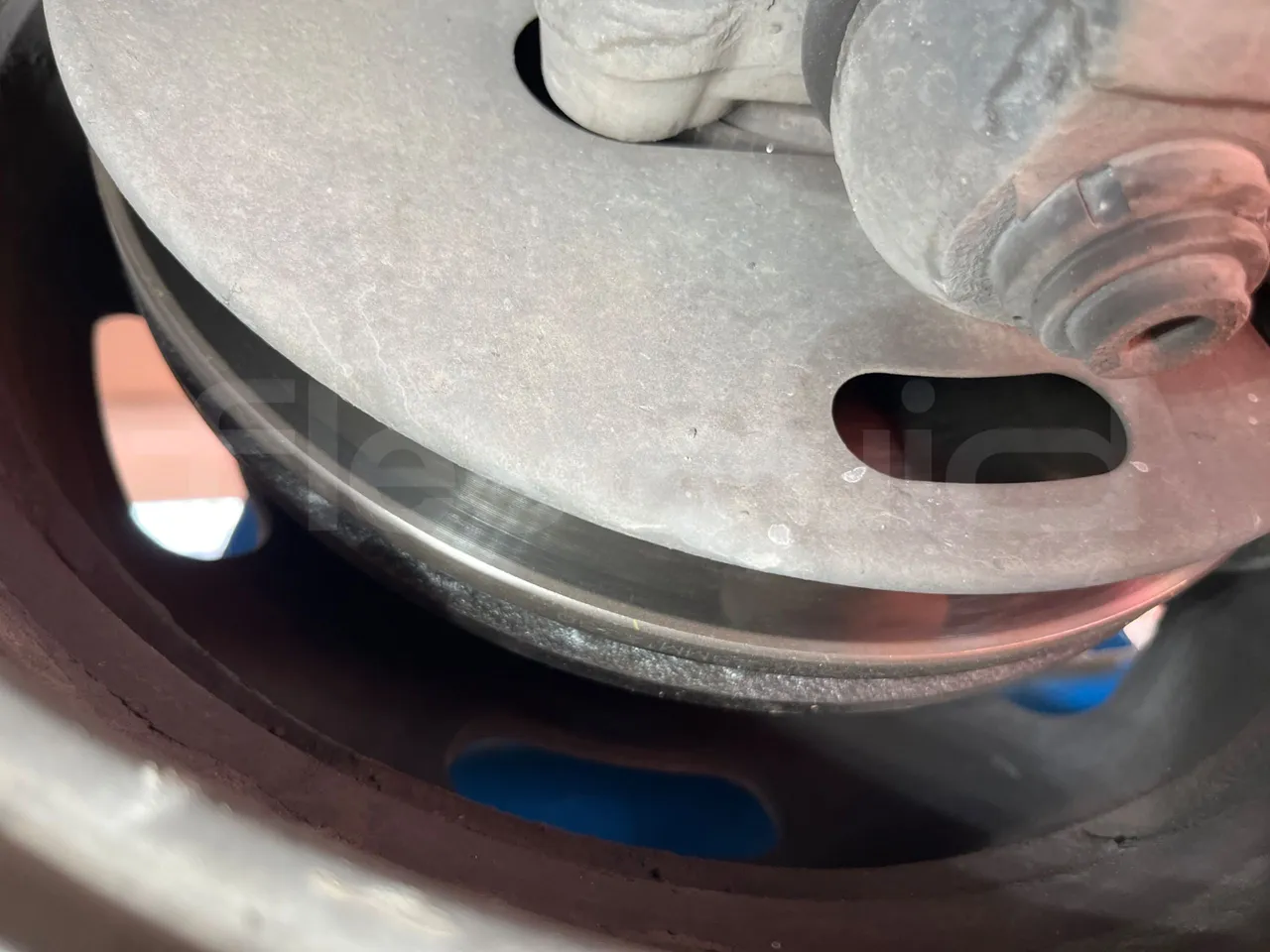 Iveco Daily A50/S34/VI - EUR6 - 110kW - 7.498m - front discs right