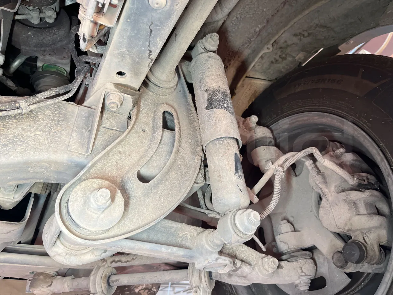 Iveco Daily A50/S34/VI - EUR6 - 110kW - 7.498m - front shock absorbers right