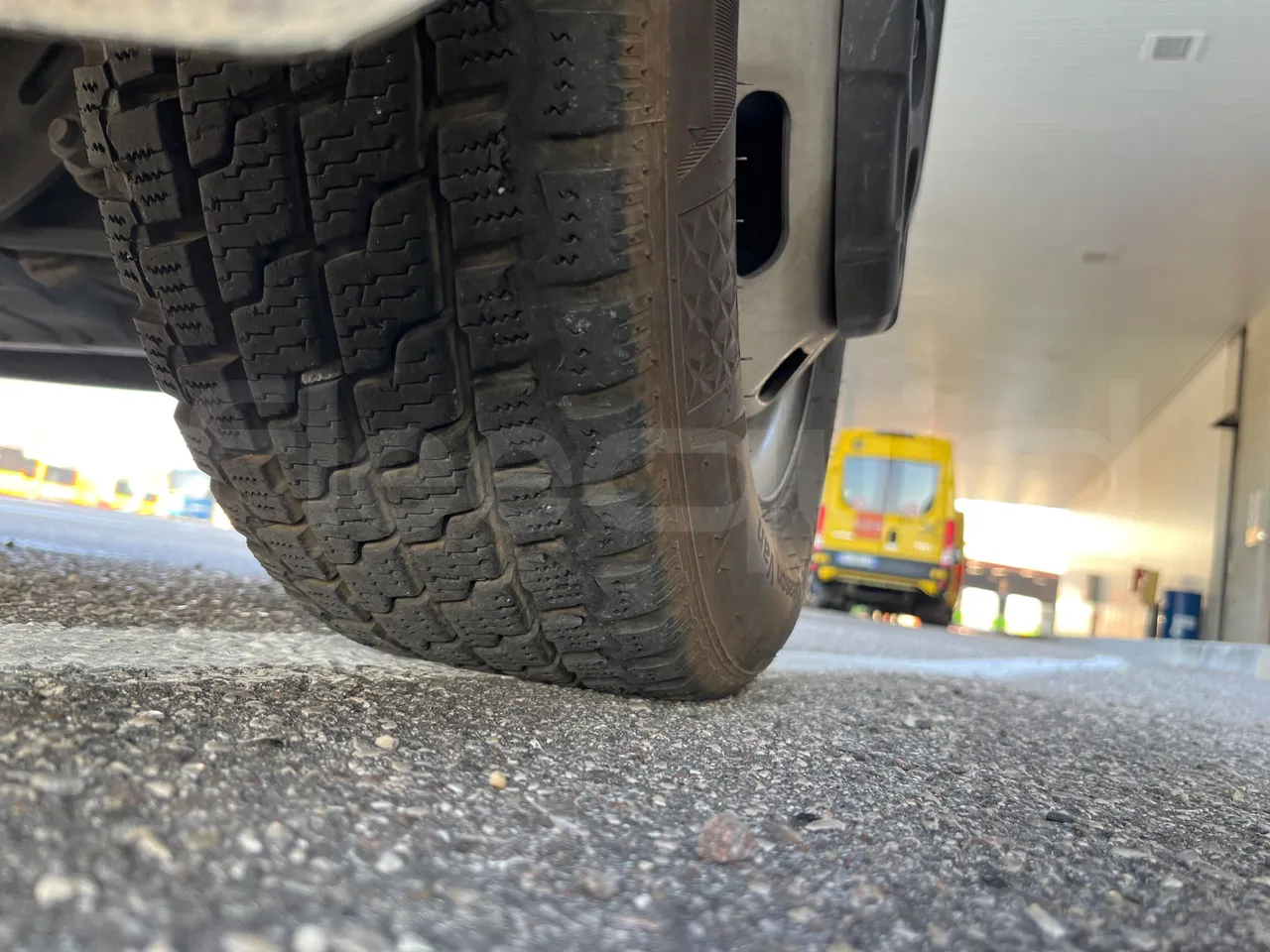 Iveco Daily A50/S34/VI - EUR6 - 110kW - 7.498m - tread condition front tires right