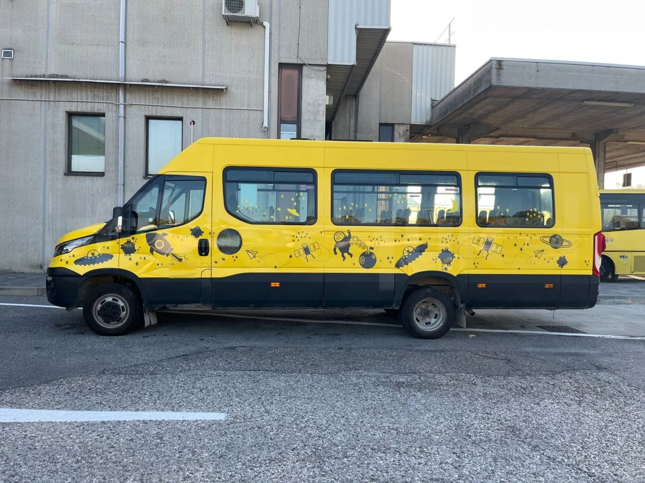 Iveco Daily A50/S34/VI - EUR6 - 110kW - 7.498m - left side photo
