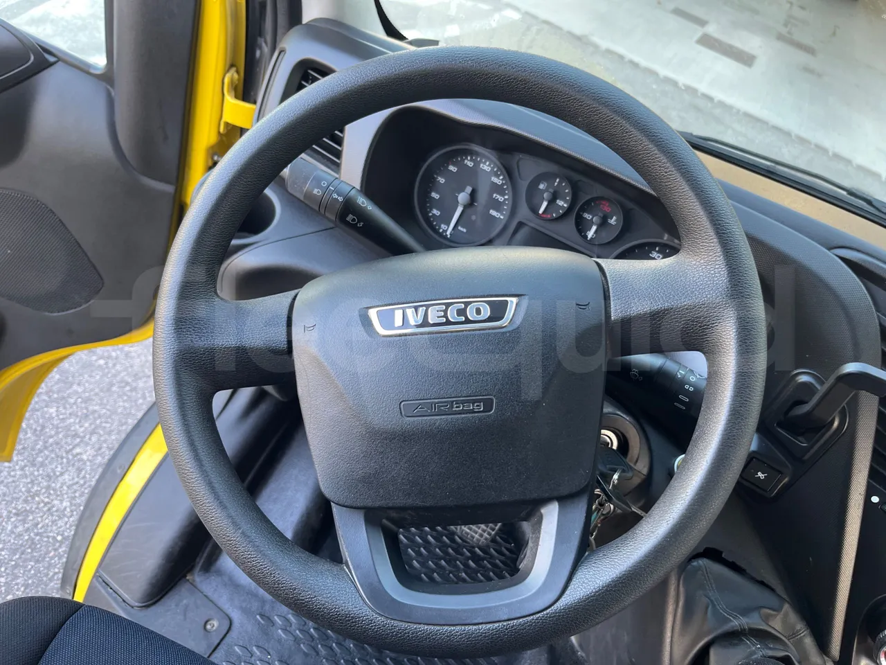 Iveco Daily A50/S34/VI - EUR6 - 110kW - 7.498m - steering wheel photo