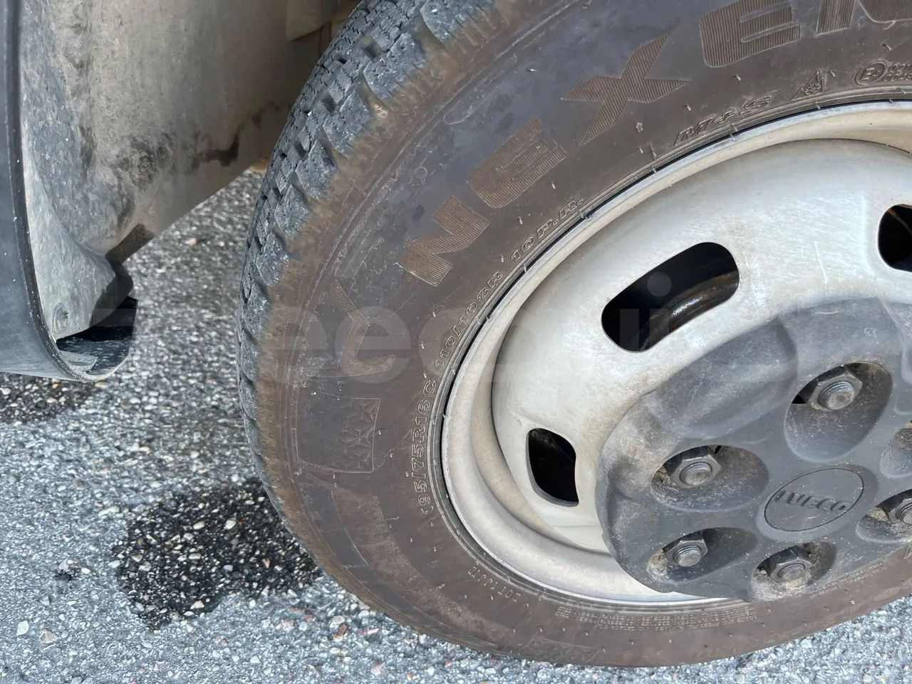 Iveco Daily A50/S34/VI - EUR6 - 110kW - 7.498m - front left tire measurements