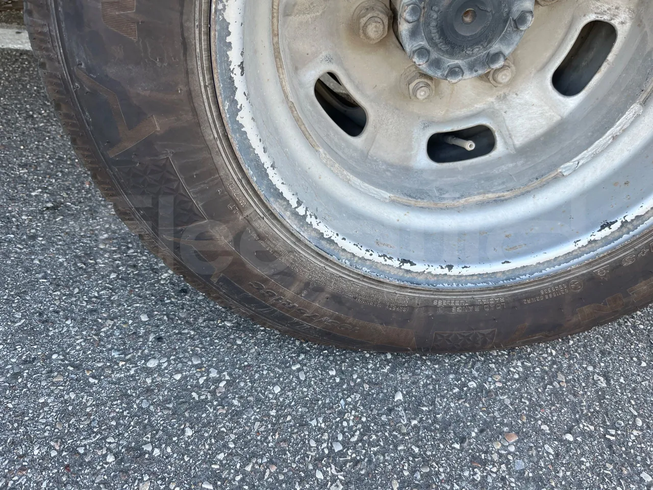 Iveco Daily A50/S34/VI - EUR6 - 110kW - 7.498m - rear left tire photo