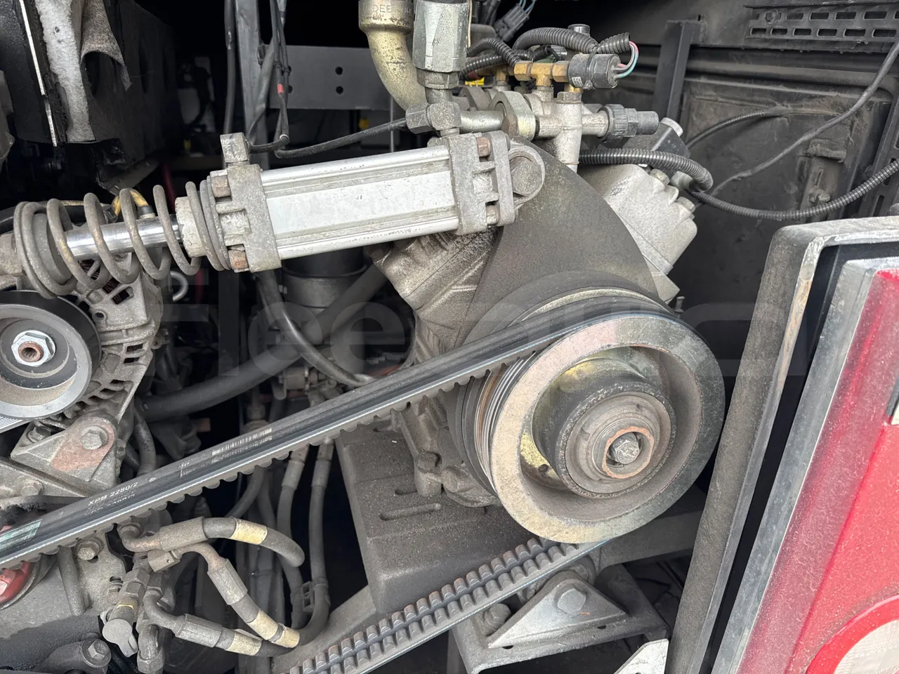 Van Hool Alicron T916 - EUR5 - 266kW -13m - air conditioning compressor