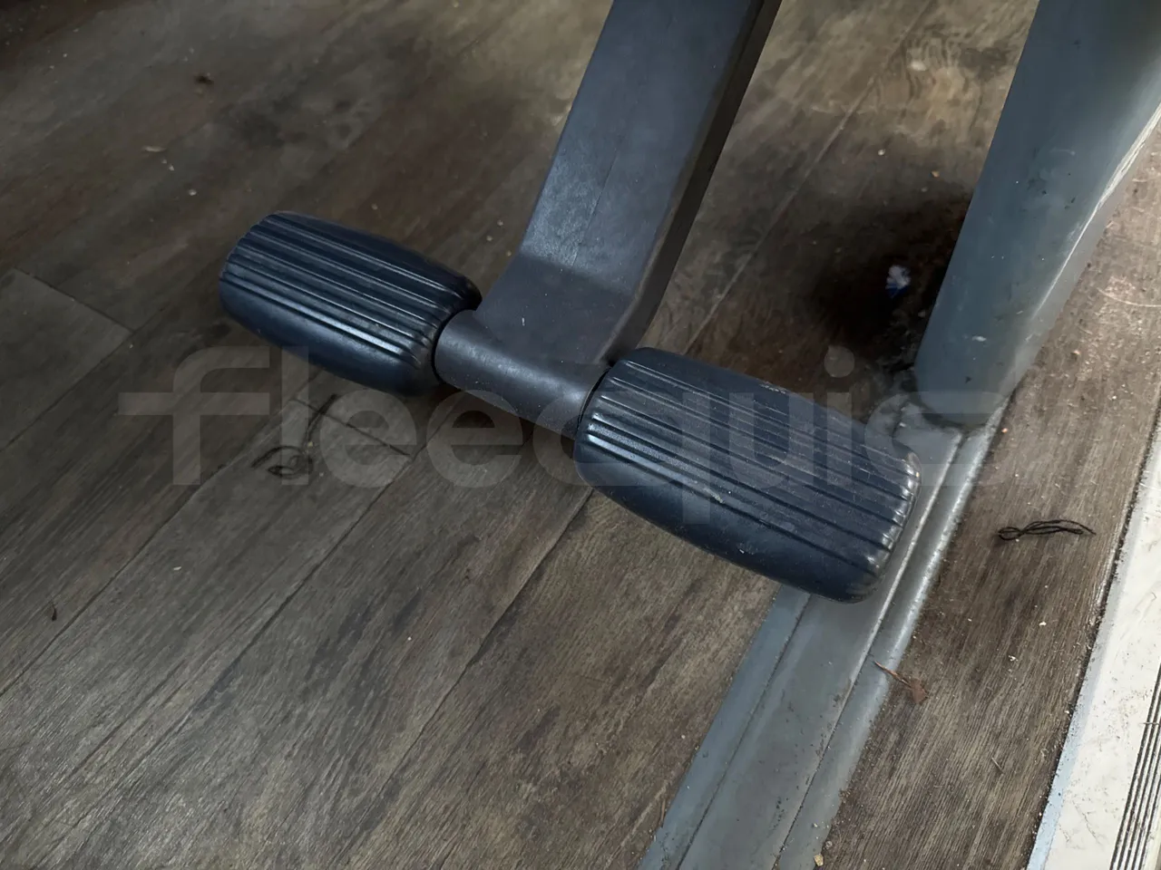 Van Hool Alicron T916 - EUR5 - 266kW -13m - footrest detail photo