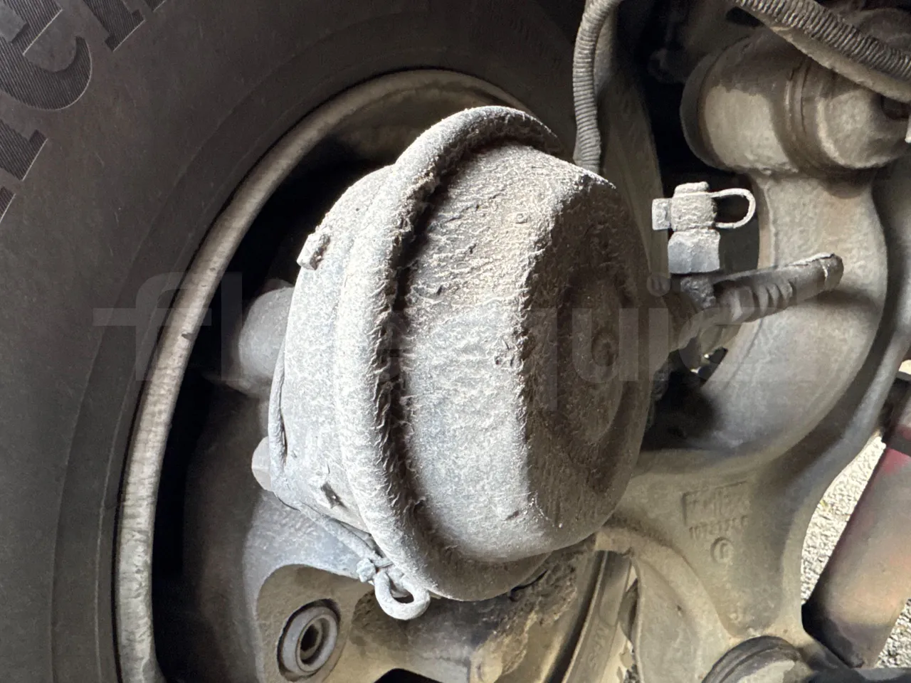 Van Hool Alicron T916 - EUR5 - 266kW -13m - front brake calipers right