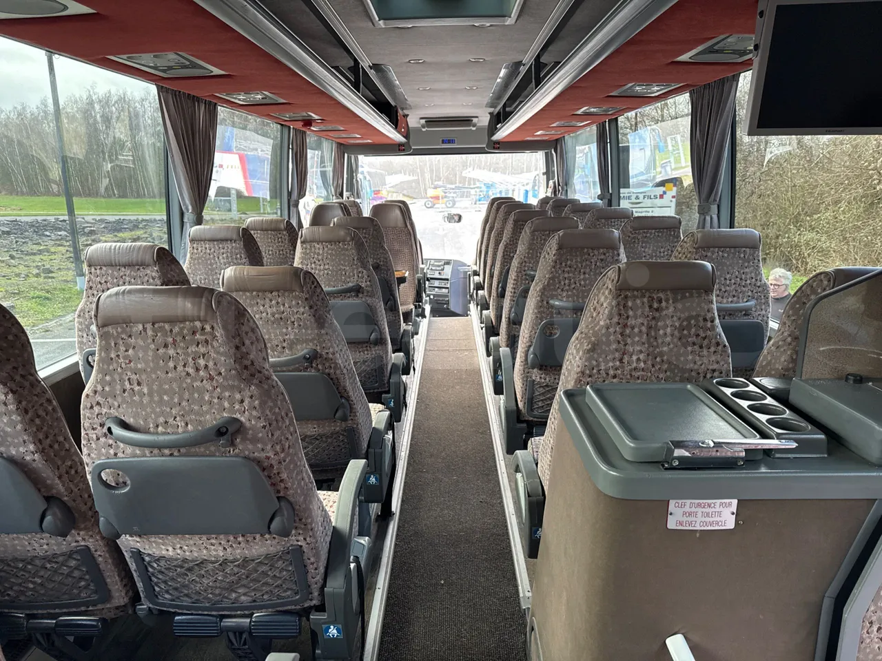 Van Hool Alicron T916 - EUR5 - 266kW -13m - forward view middle aisle