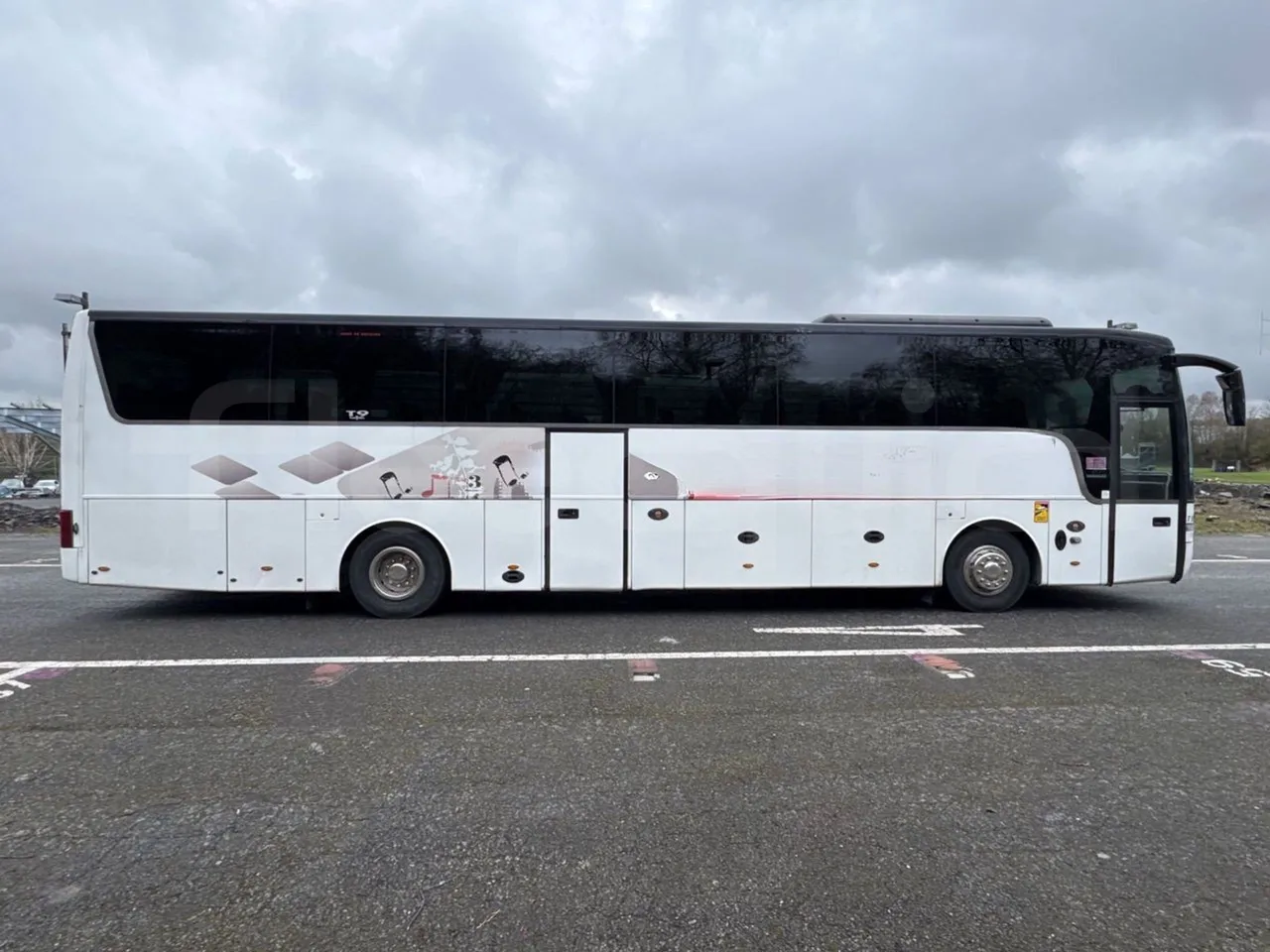 Van Hool Alicron T916 - EUR5 - 266kW -13m - right side doors closed