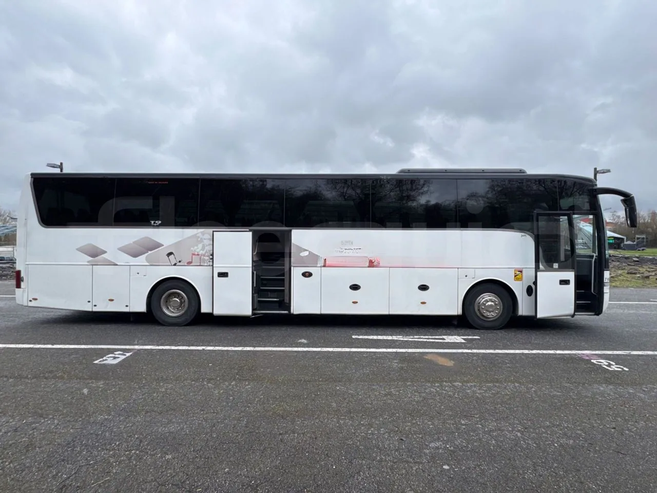 Van Hool Alicron T916 - EUR5 - 266kW -13m - right side doors open