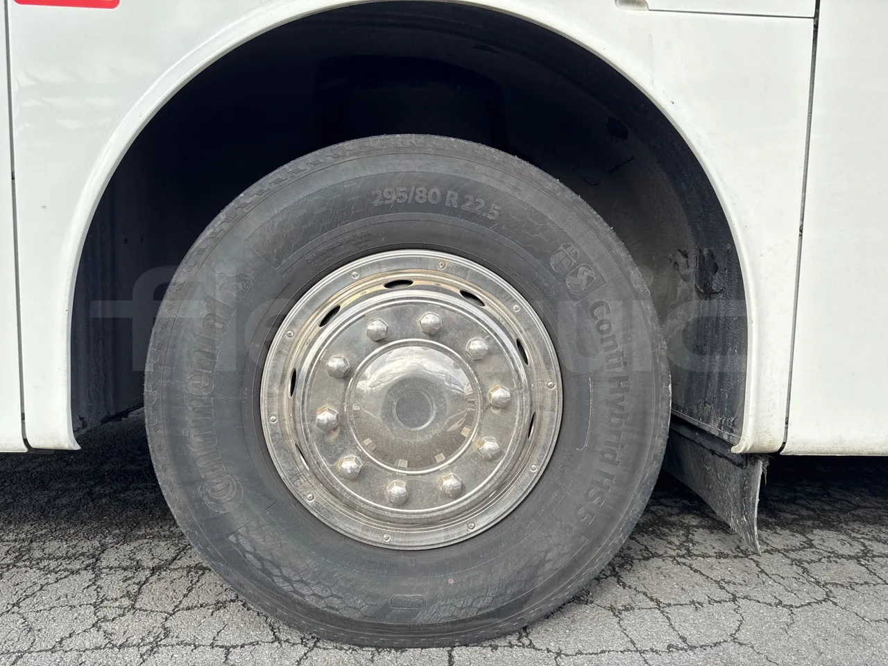 Van Hool Alicron T916 - EUR5 - 266kW -13m - front left tire measurements