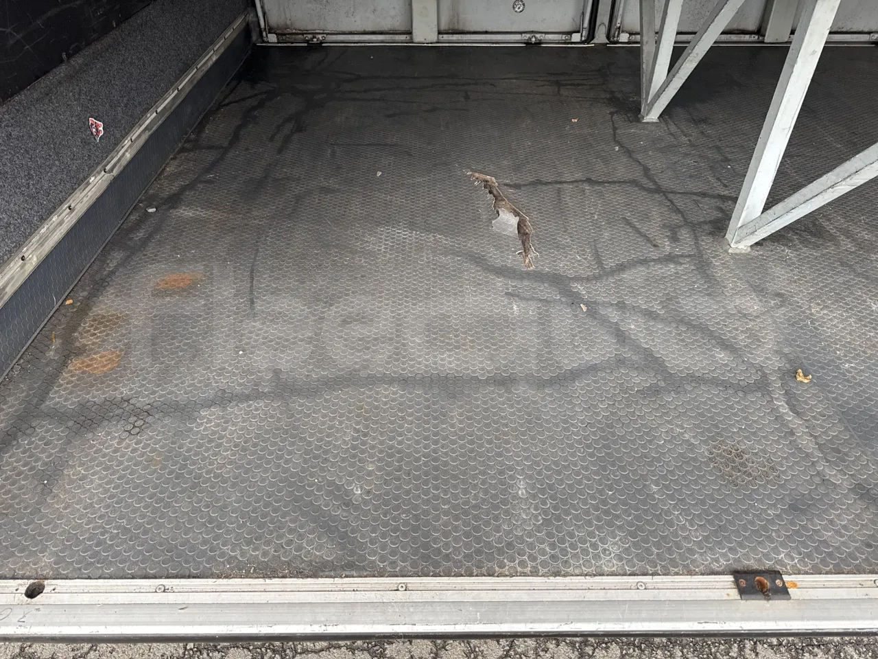 Van Hool Alicron T916 - EUR5 - 266kW -13m - under carpet photo