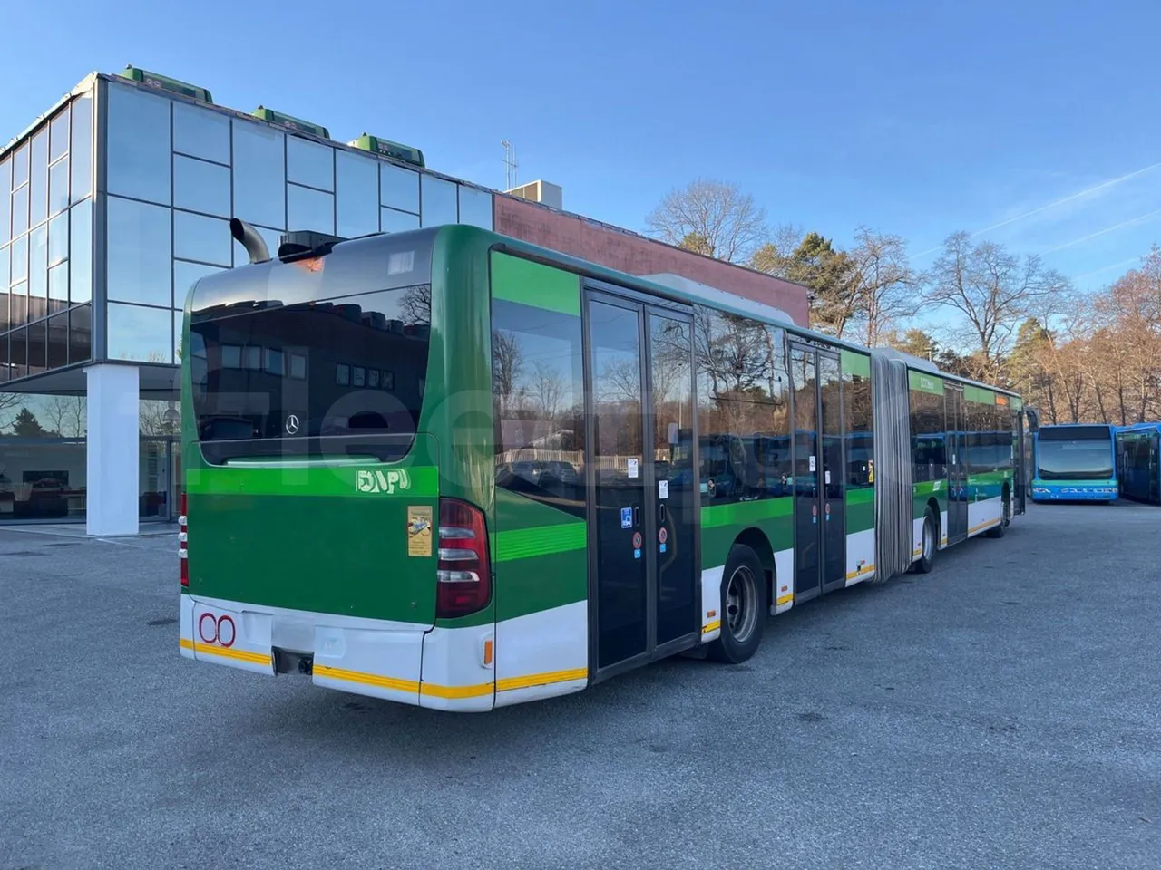 Mercedes-Benz O 530 G- 3P - Euro5 - 260kW - 17.940mt - 3/4 right rear doors closed