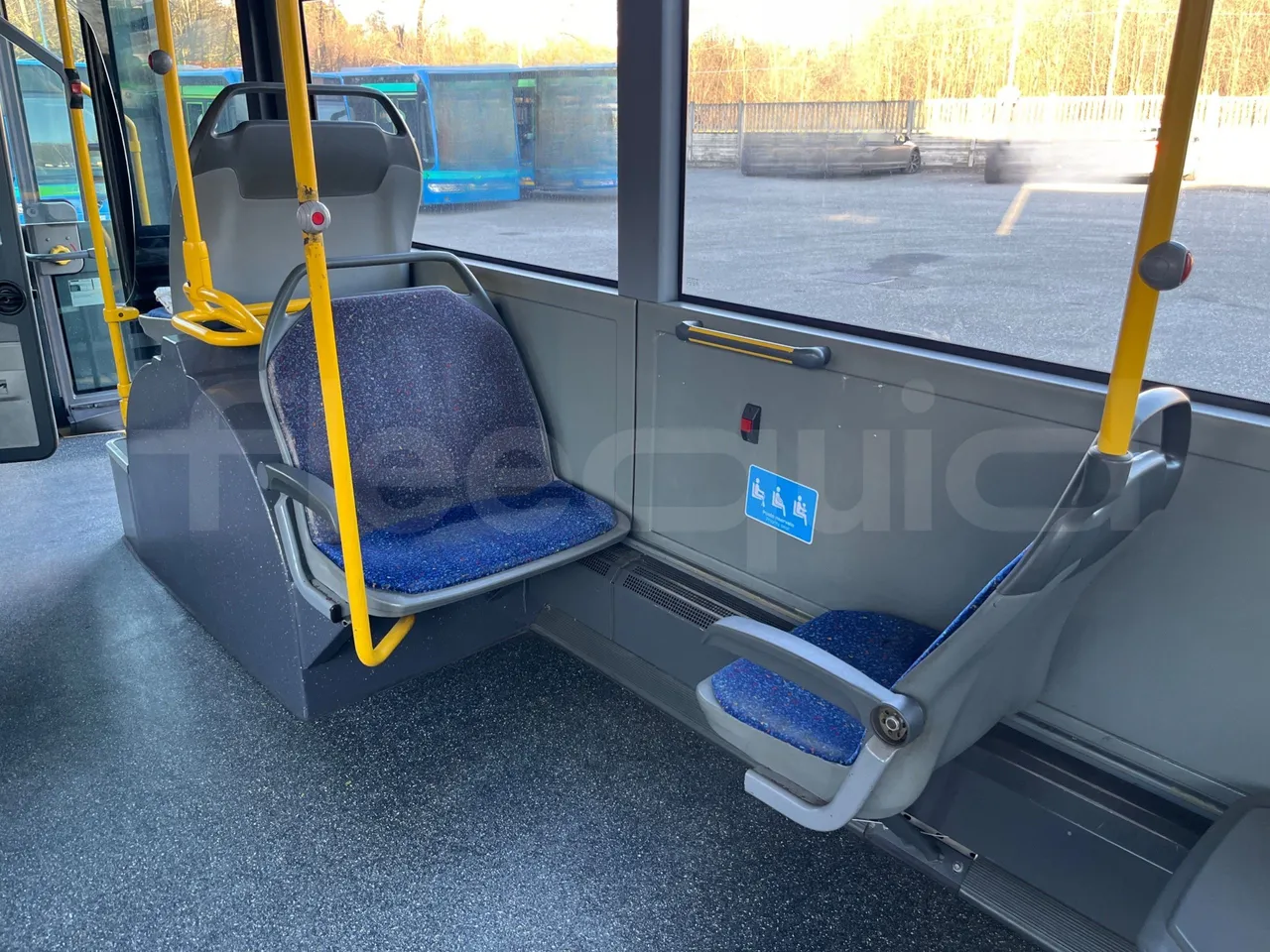 Mercedes-Benz O 530 G- 3P - Euro5 - 260kW - 17.940mt - armrest detail photo