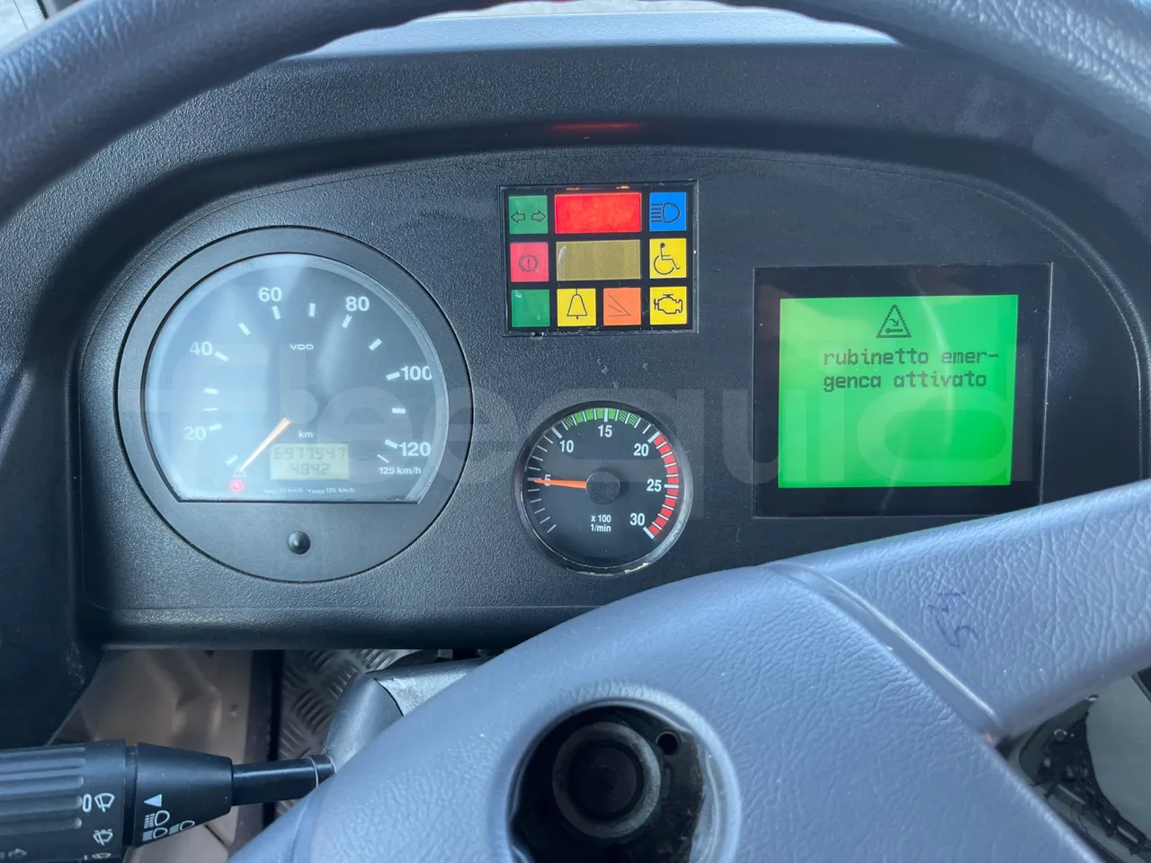 Mercedes-Benz O 530 G- 3P - Euro5 - 260kW - 17.940mt - dashboard lights on