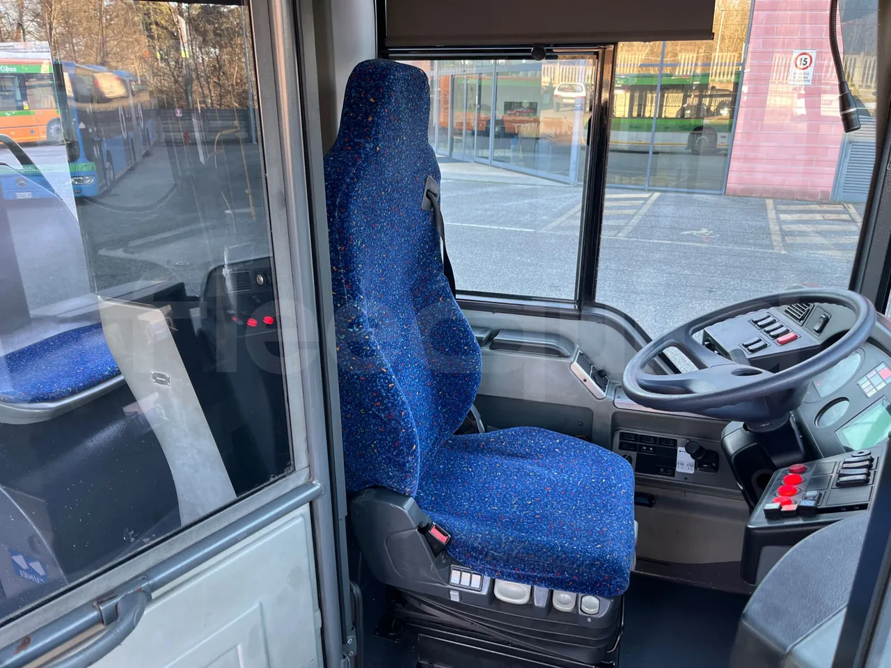 Mercedes-Benz O 530 G- 3P - Euro5 - 260kW - 17.940mt - driver's seat photo