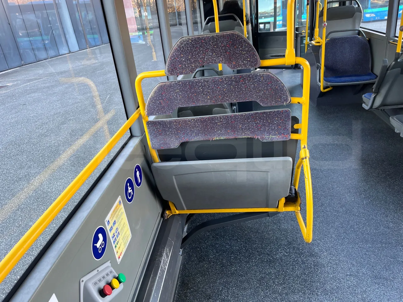 Mercedes-Benz O 530 G- 3P - Euro5 - 260kW - 17.940mt - folding seat photo