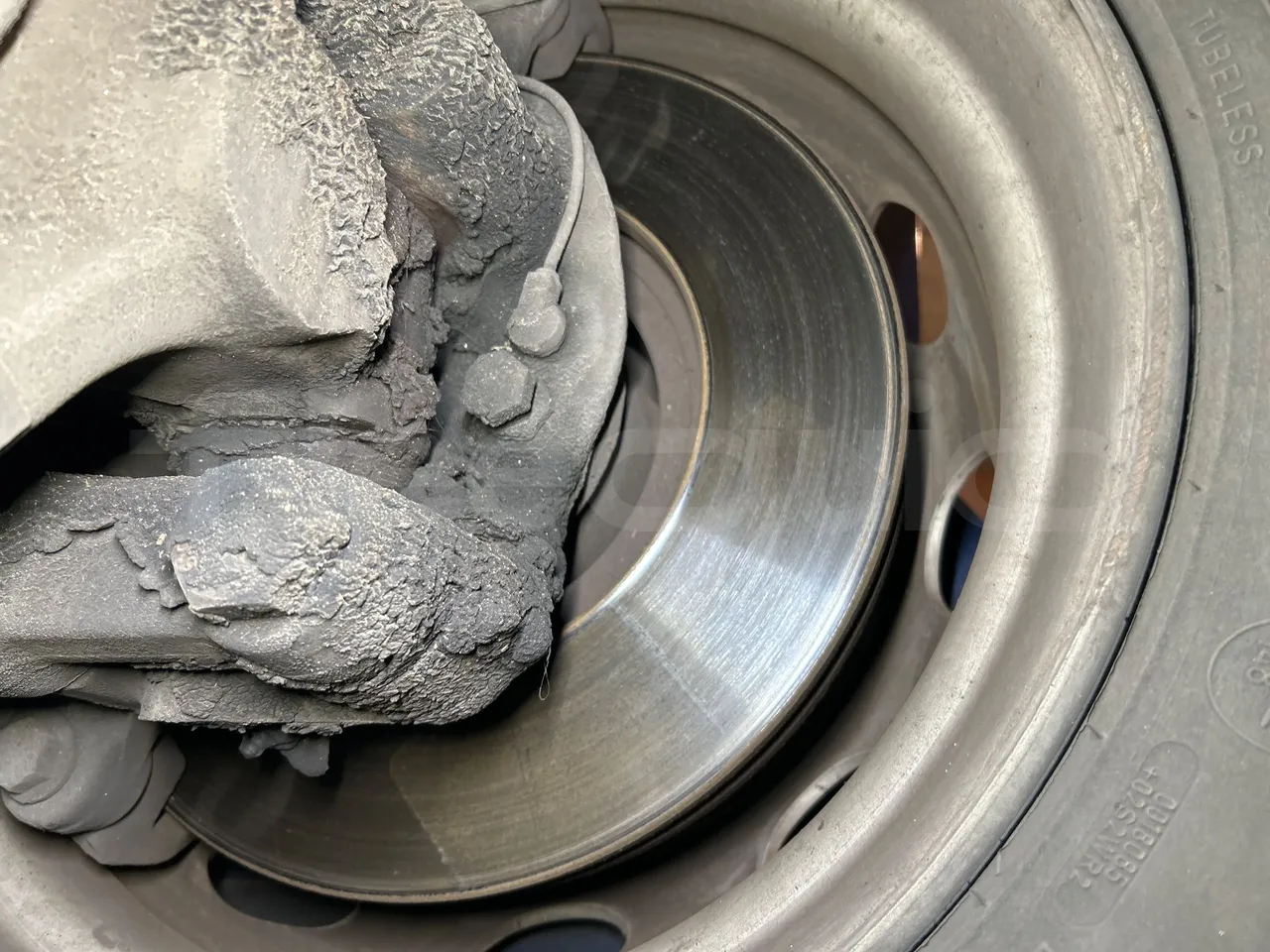 Mercedes-Benz O 530 G- 3P - Euro5 - 260kW - 17.940mt - front discs right