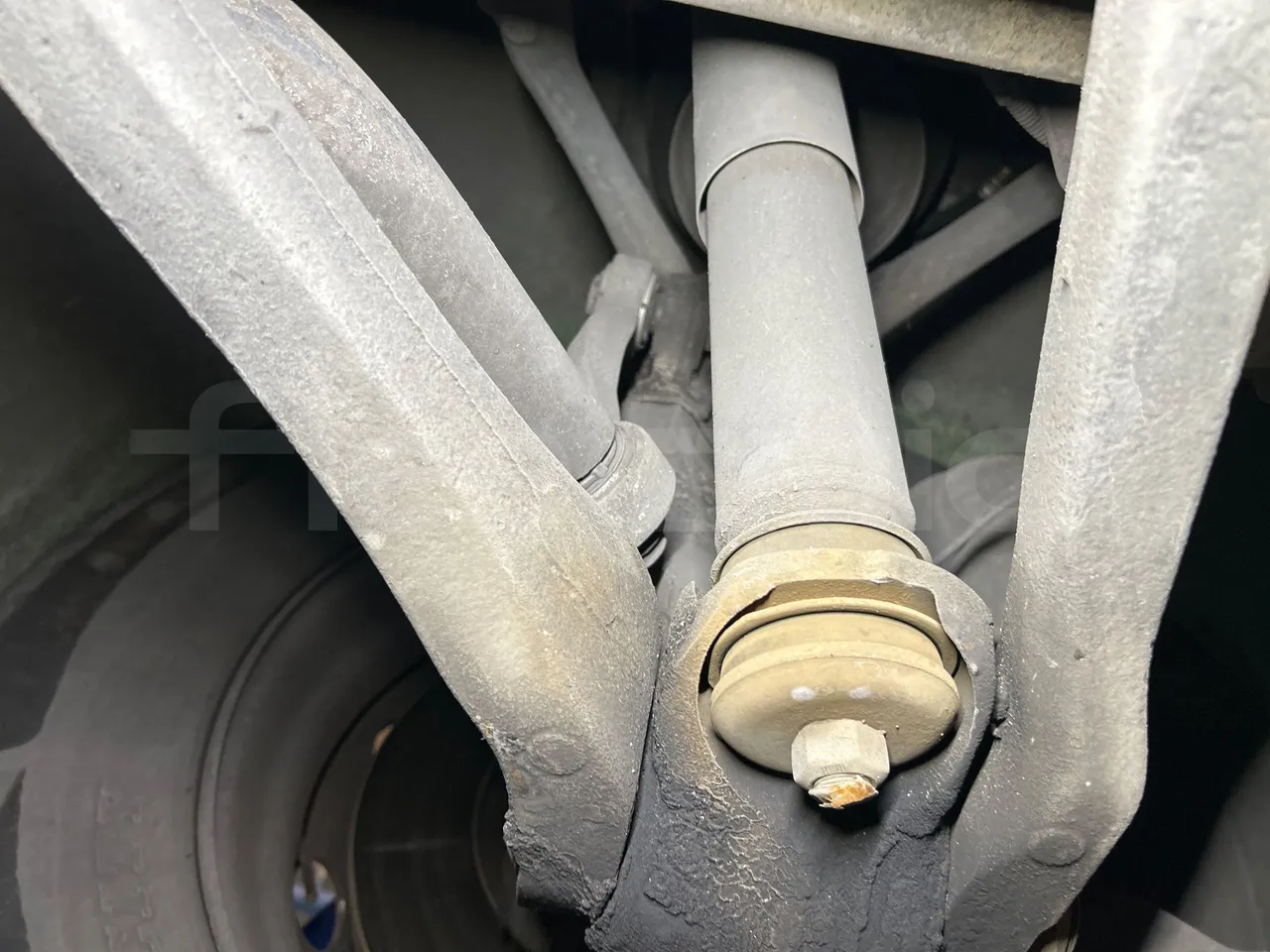 Mercedes-Benz O 530 G- 3P - Euro5 - 260kW - 17.940mt - front shock absorbers left