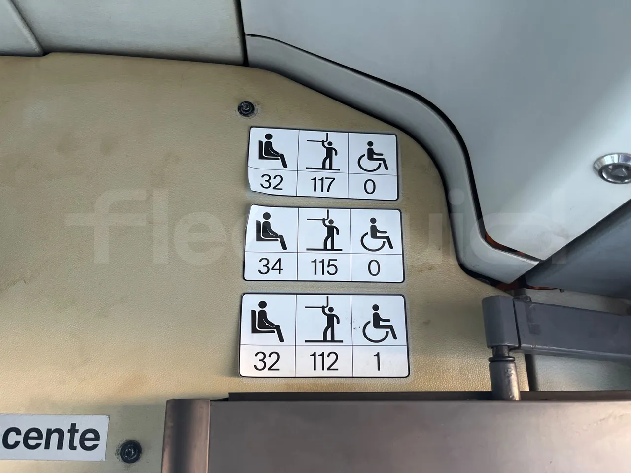 Mercedes-Benz O 530 G- 3P - Euro5 - 260kW - 17.940mt - seat plate photo