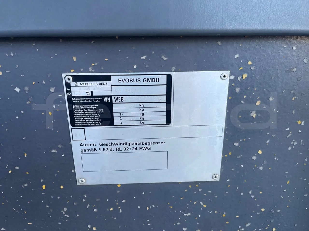 Mercedes-Benz O 530 G- 3P - Euro5 - 260kW - 17.940mt - vehicle plate photo