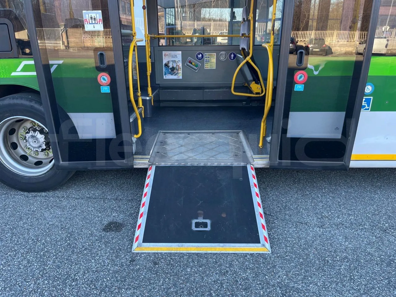 Mercedes-Benz O 530 G- 3P - Euro5 - 260kW - 17.940mt - platform open photo