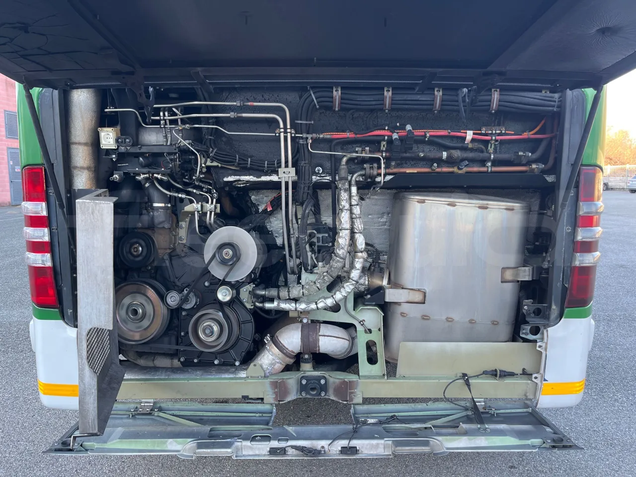 Mercedes-Benz O 530 G- 3P - Euro5 - 260kW - 17.940mt - rear hatch open