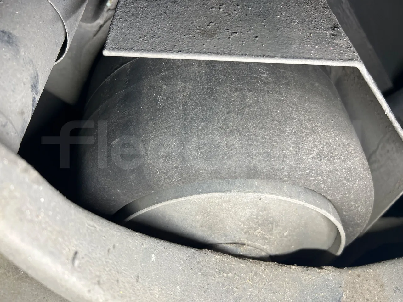 Mercedes-Benz O 530 G- 3P - Euro5 - 260kW - 17.940mt - axel 3 shock absorbers 2 left