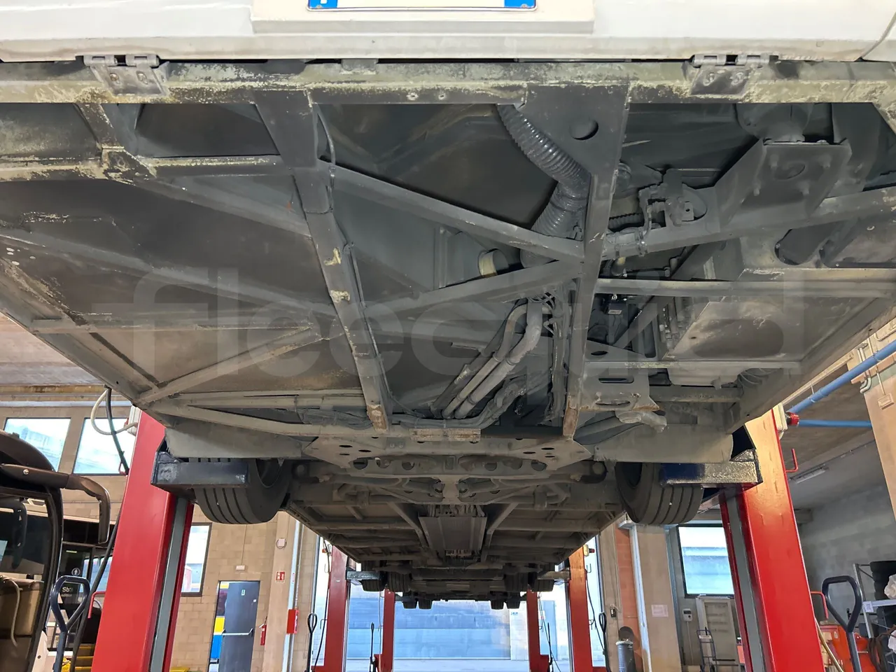 Mercedes-Benz O 530 G- 3P - Euro5 - 260kW - 17.940mt - front undercarriage from front