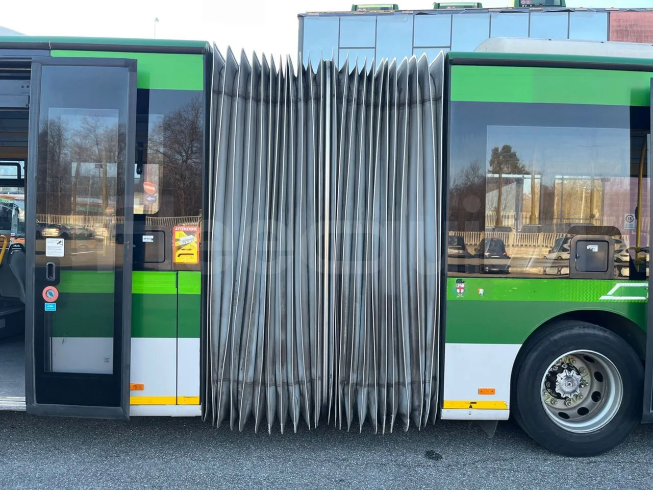 Mercedes-Benz O 530 G- 3P - Euro5 - 260kW - 17.940mt - turntable external (18m)