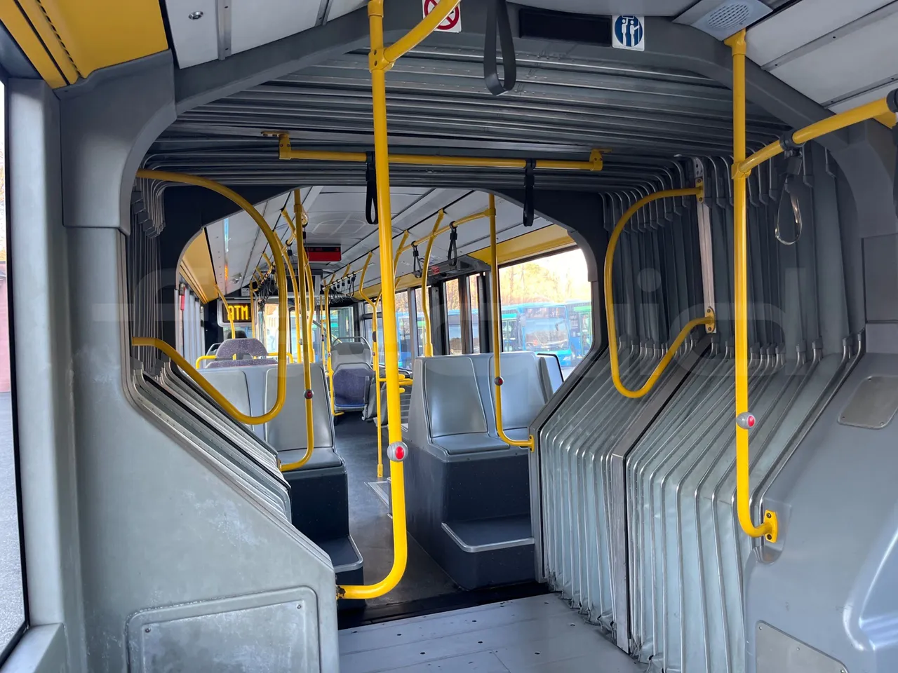 Mercedes-Benz O 530 G- 3P - Euro5 - 260kW - 17.940mt - turntable internal (18m)