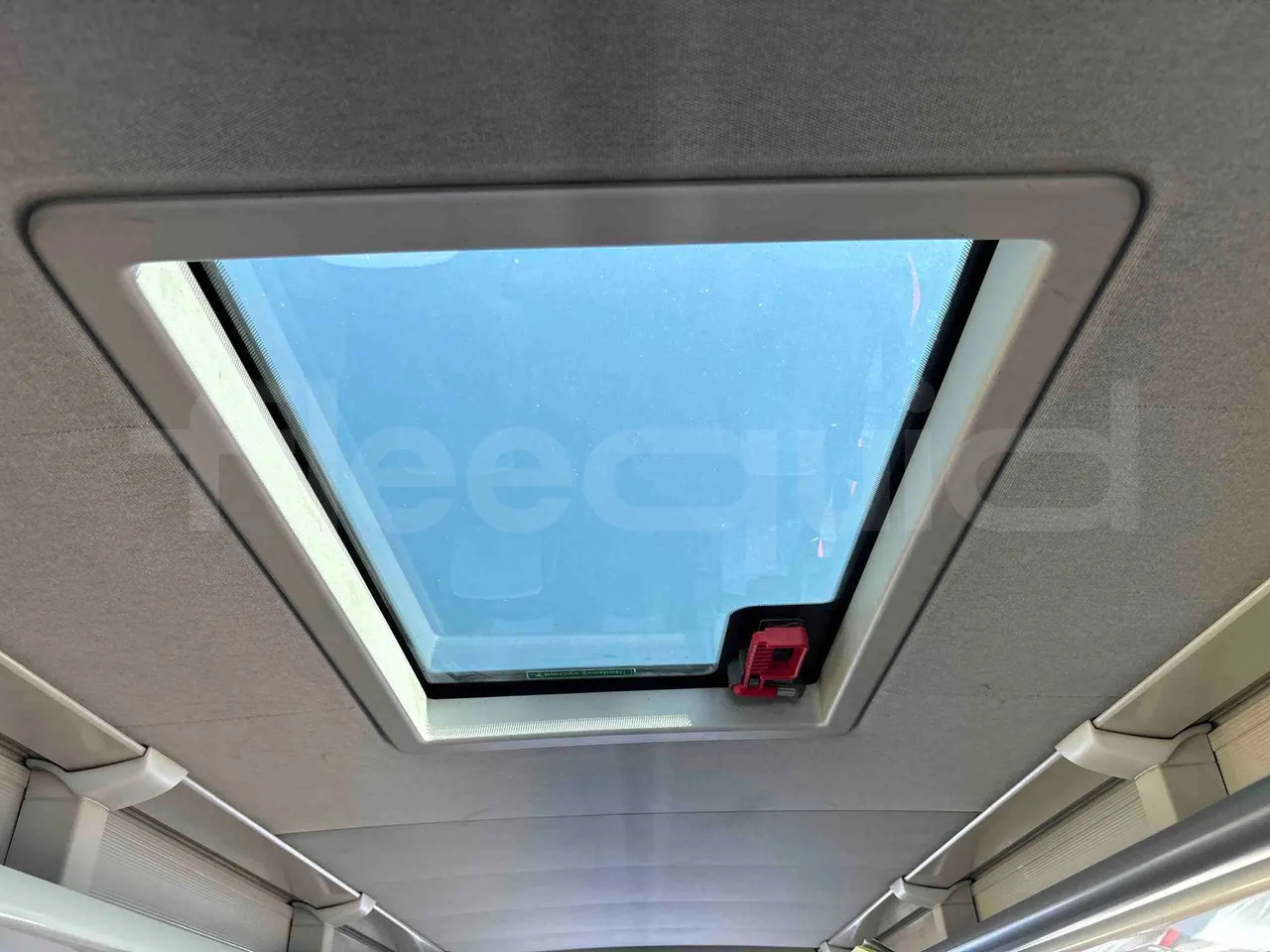 Setra S515 - roof hatch 2