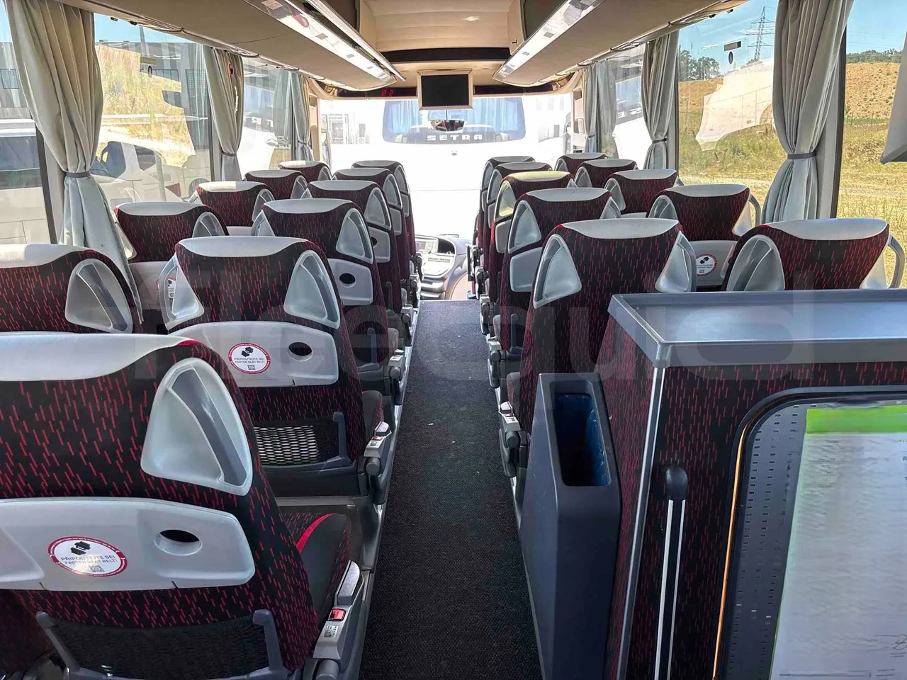 Setra S515 - forward view middle aisle