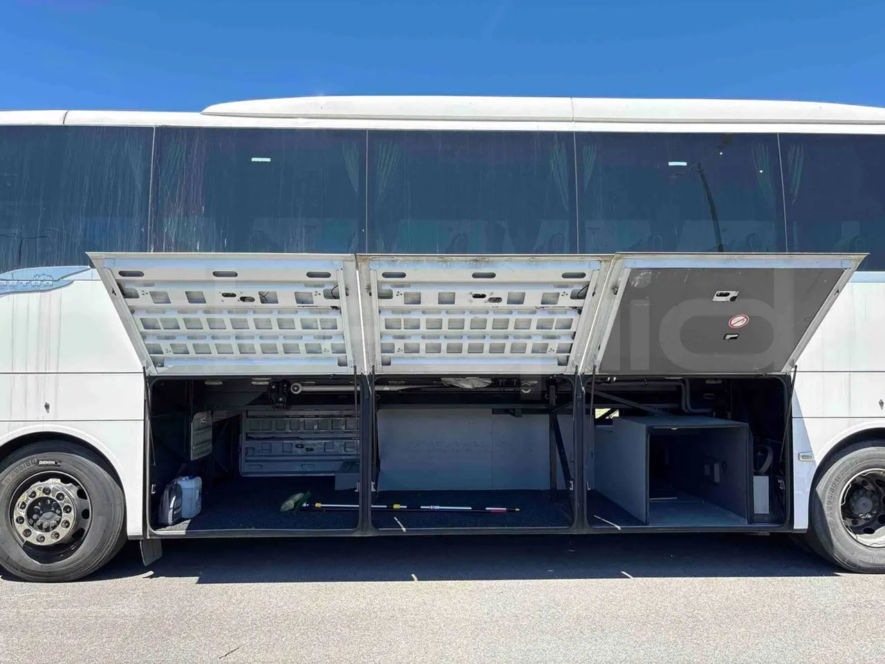 Setra S515 - luggage rack photo