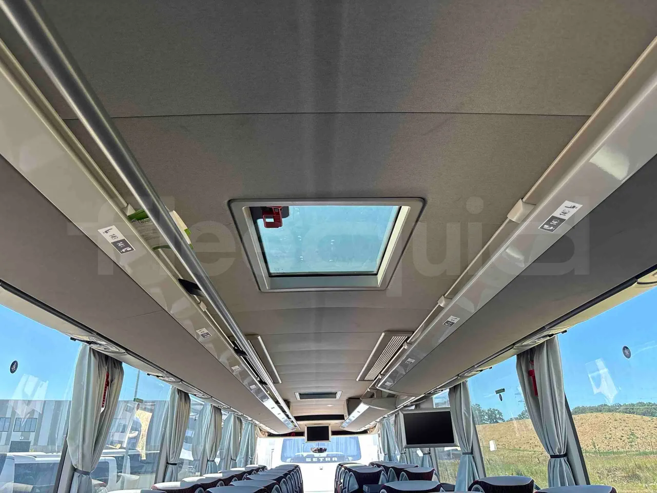 Setra S515 - overhead compartments photo