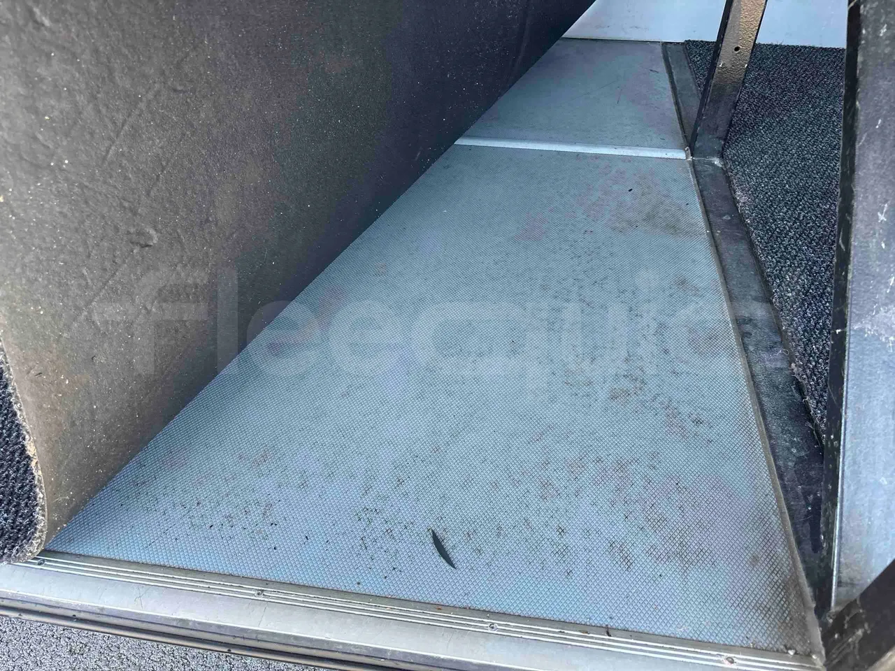 Setra S515 - under carpet photo