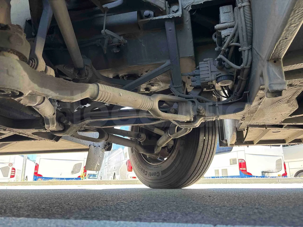 Setra S515 - front axle right side