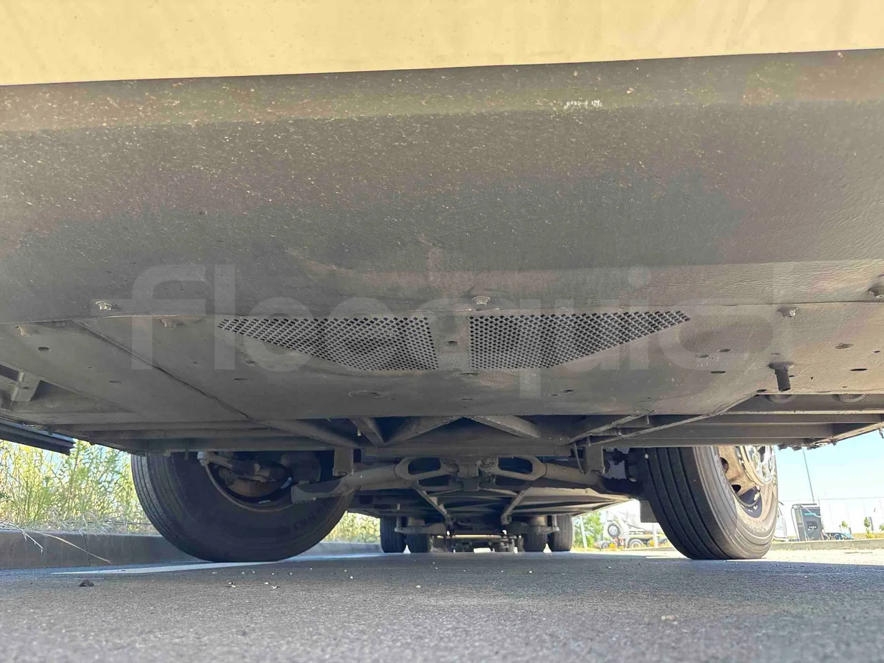 Setra S515 - front undercarriage from front