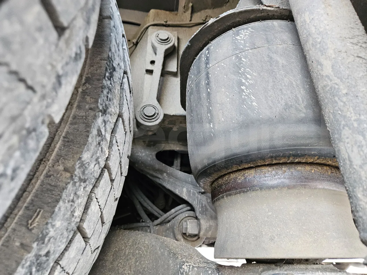 Mercedes-Benz Tourismo RHD 632 01 - EUR6 - 290kW - 12.140m - axel 2 air springs 1 right