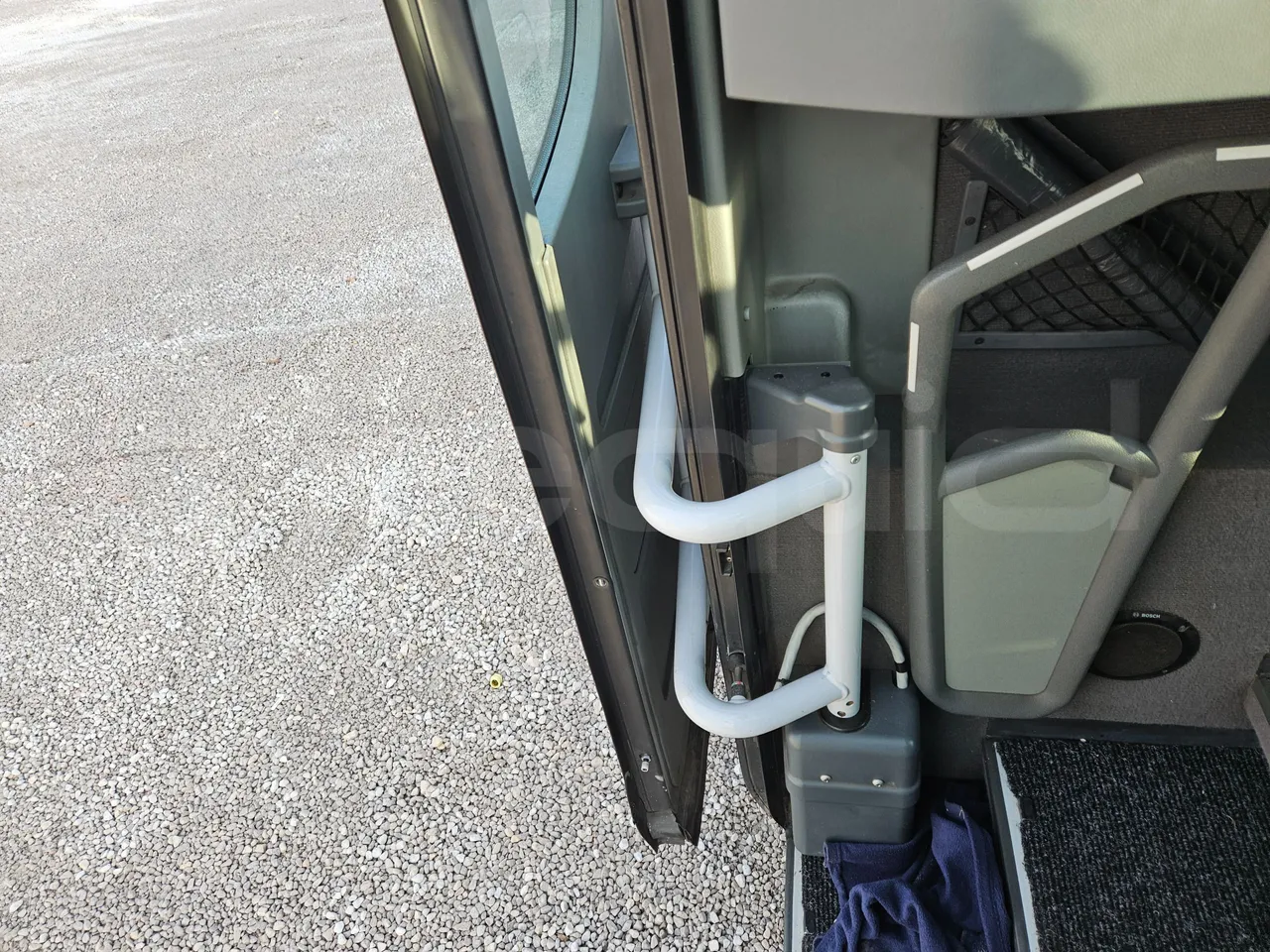 Mercedes-Benz Tourismo RHD 632 01 - EUR6 - 290kW - 12.140m - door mechanism photo