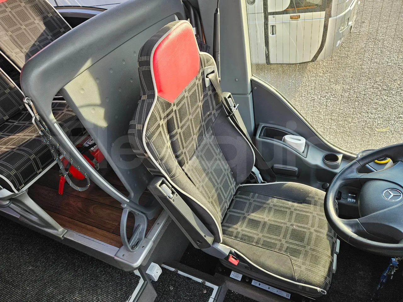 Mercedes-Benz Tourismo RHD 632 01 - EUR6 - 290kW - 12.140m - driver's seat photo