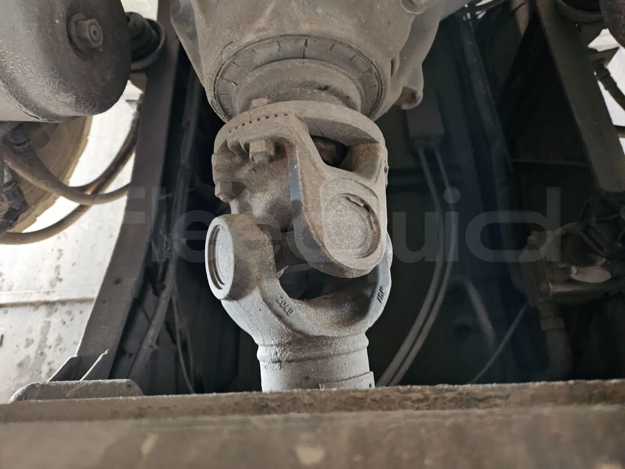 Mercedes-Benz Tourismo RHD 632 01 - EUR6 - 290kW - 12.140m - driveshaft photo