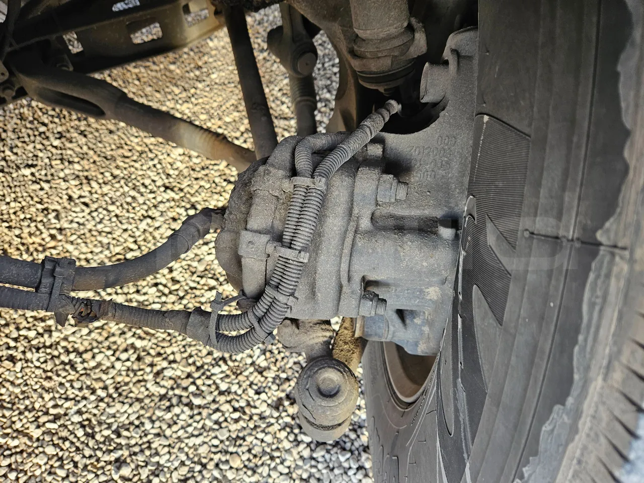 Mercedes-Benz Tourismo RHD 632 01 - EUR6 - 290kW - 12.140m - front brake calipers left